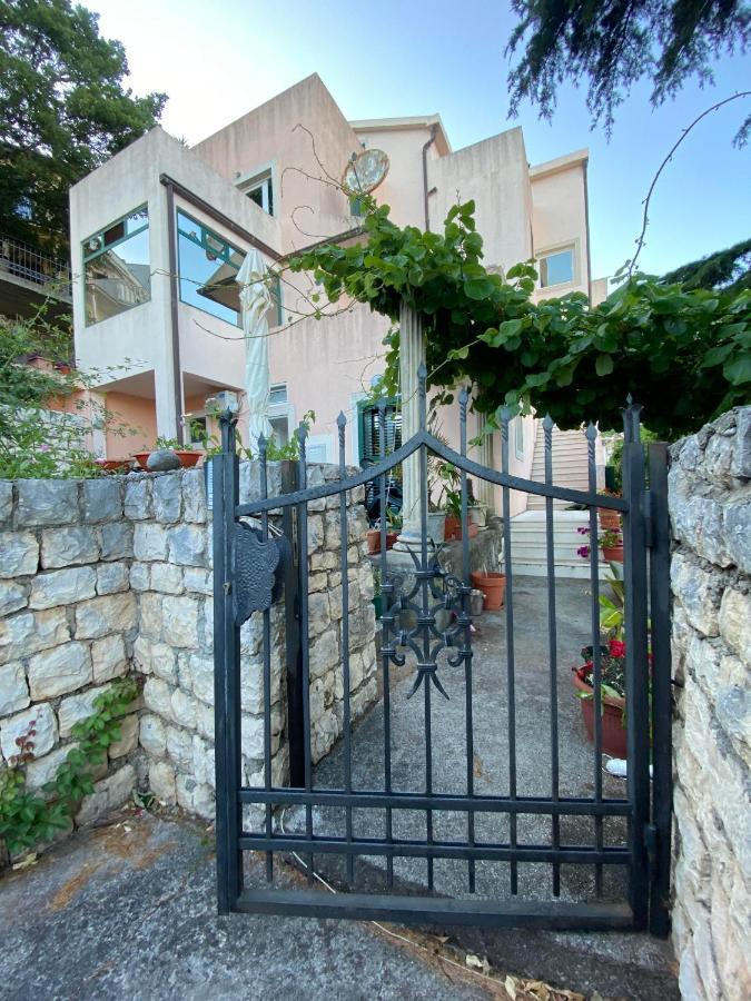 卡塔琳娜公寓酒店 Petrovac 外观 照片