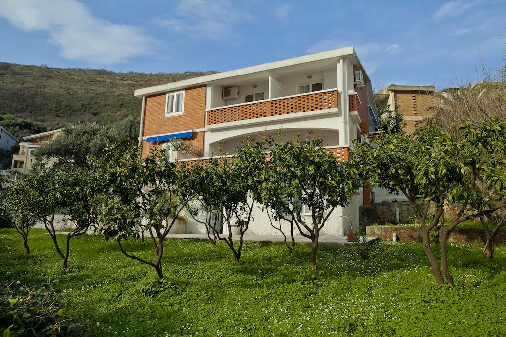卡塔琳娜公寓酒店 Petrovac 外观 照片